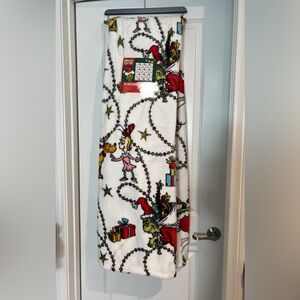 The Grinch White Christmas Ornament Full / Queen Blanket
